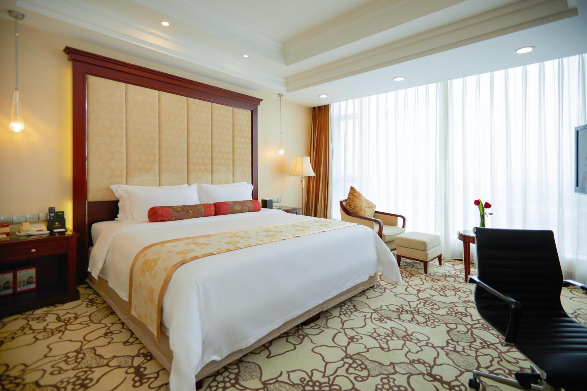 Soluxe Hotel Guangzhou - Overseas Buyers Registration Service&Canton Fair Free Shuttle Bus 15 Apr To 05 May מראה חיצוני תמונה